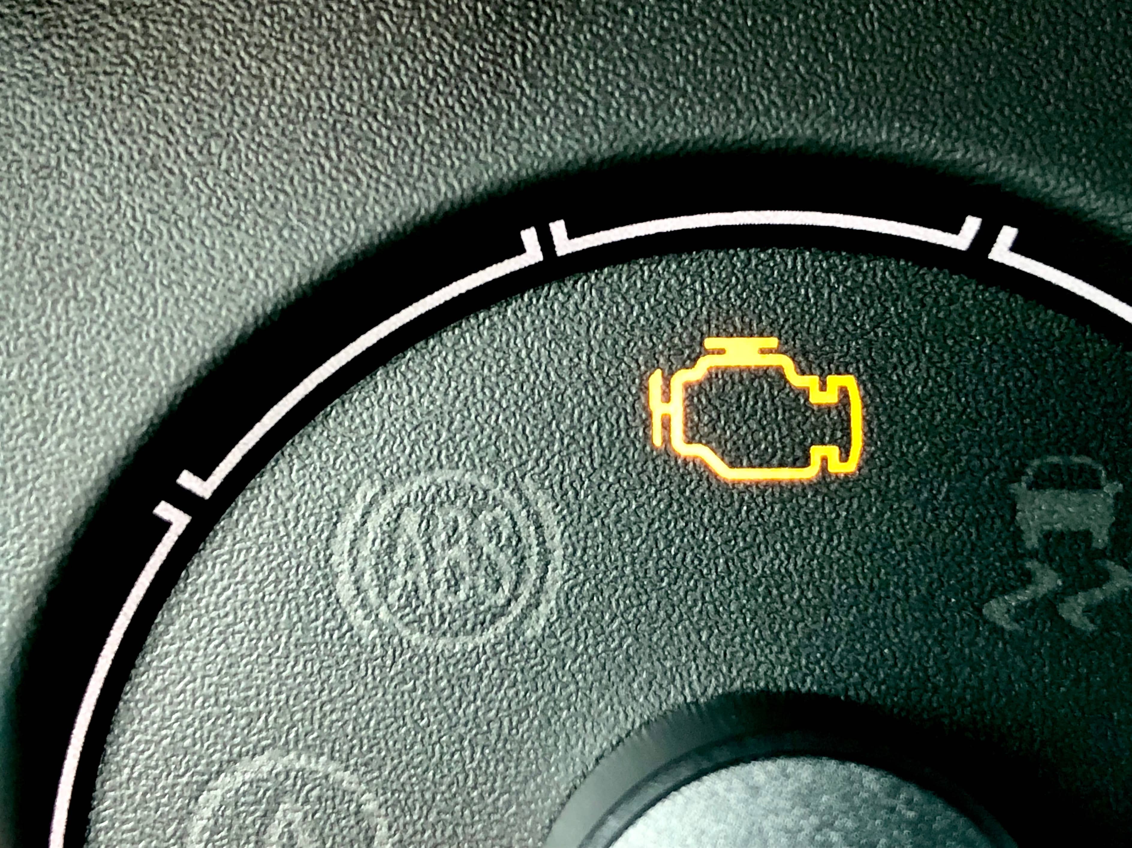 Significado de los símbolos del tablero de tu auto